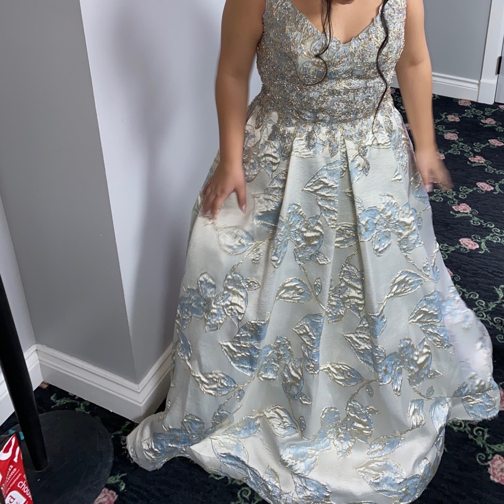 Wedding gown